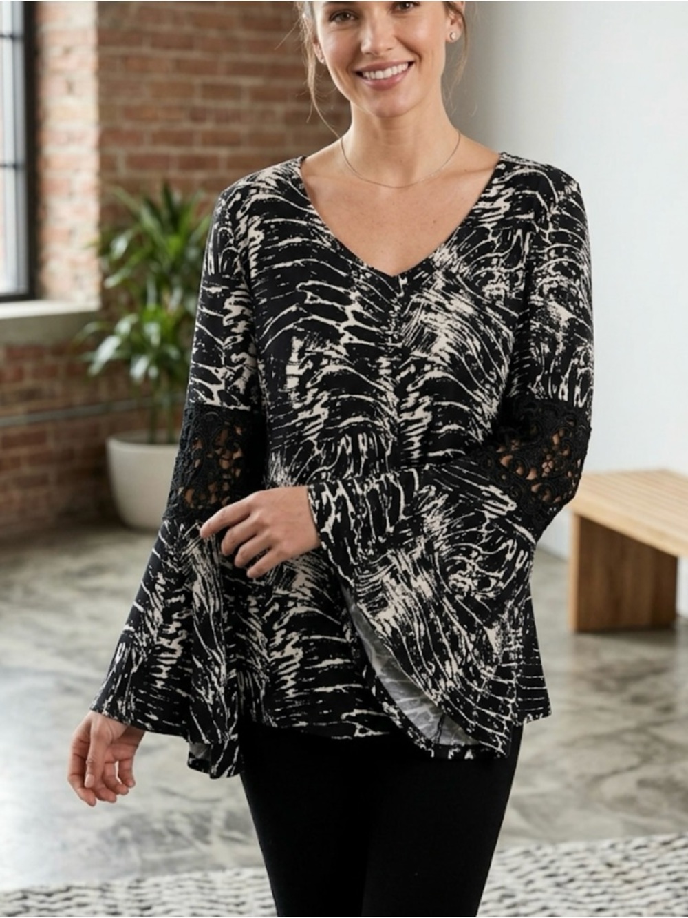 Ariella Black V-Neck Bell Sleeve Top with Crochet Lace Detail Size Large